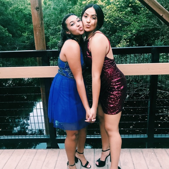 Beautiful Flowey dark blue formal dress with sequins - Picture 5 of 5